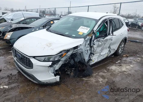 2024 Ford Escape Active z USA, uszkodzony, nr VIN 1FMCU0GN4RUB54912